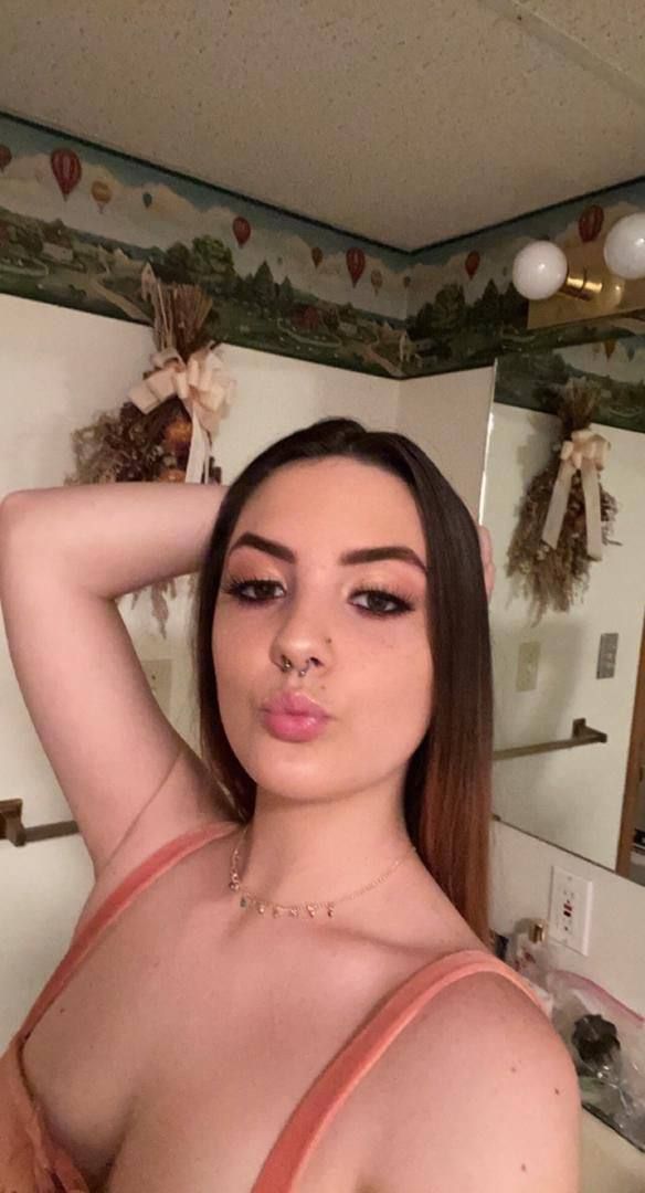 NO PAYMENT REQUIRED-SEXY SINGLE MOM AND LOOKING TO HAVE FUN I'm a sexy mom of two kids. A single mom and I'm very horny 🍑🍑💦 - Image 3